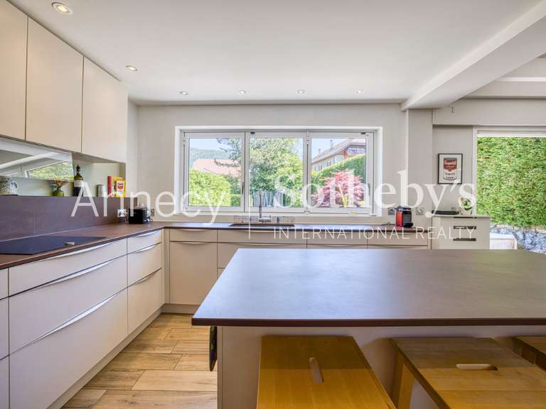 House Annecy-le-Vieux - 4 bedrooms - 210m²