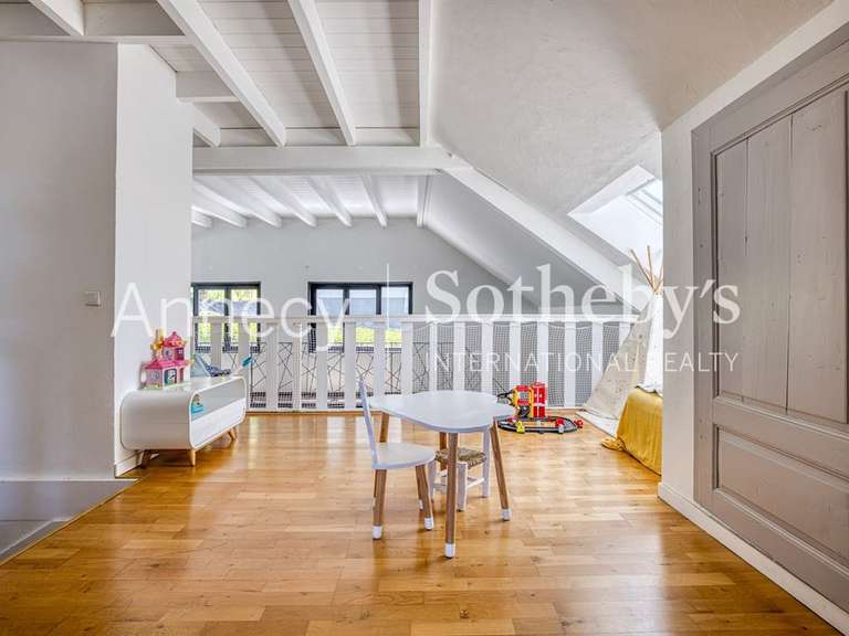House Annecy-le-Vieux - 4 bedrooms - 210m²