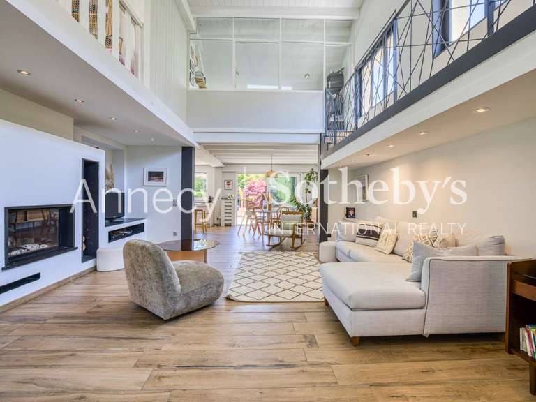 House Annecy-le-Vieux - 4 bedrooms - 210m²