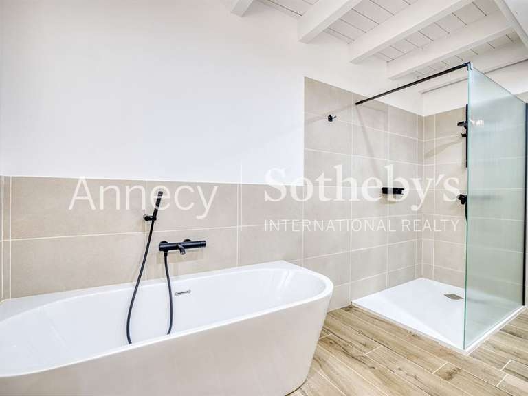 House Annecy-le-Vieux - 4 bedrooms - 210m²