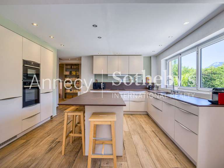 House Annecy-le-Vieux - 4 bedrooms - 210m²