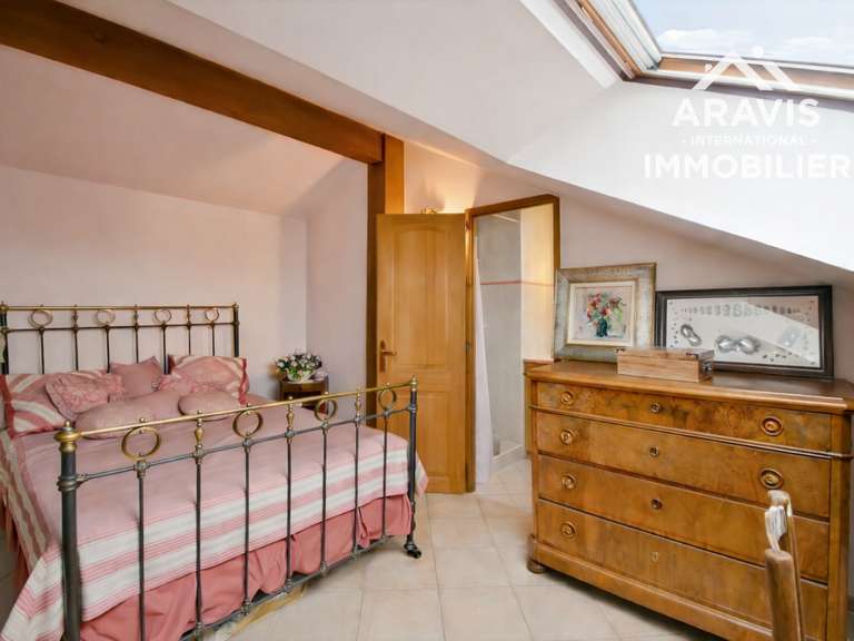 Maison Annecy-le-Vieux - 6 chambres - 266m²