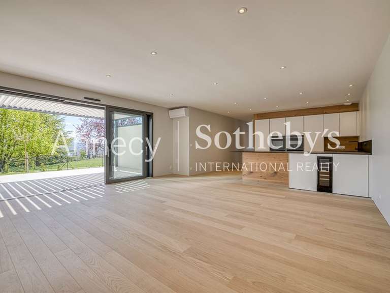 Maison Annecy-le-Vieux - 4 chambres - 167m²
