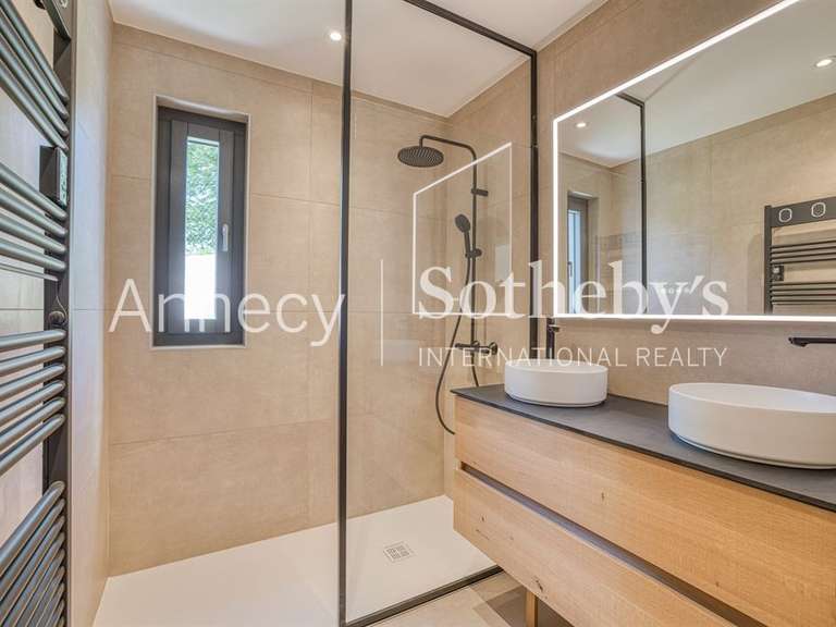 Maison Annecy-le-Vieux - 4 chambres - 167m²