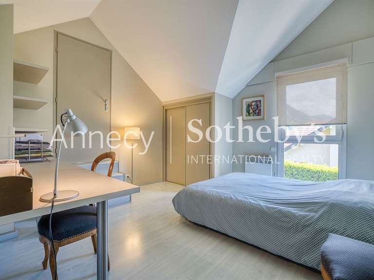 House Annecy-le-Vieux - 5 bedrooms - 189m²