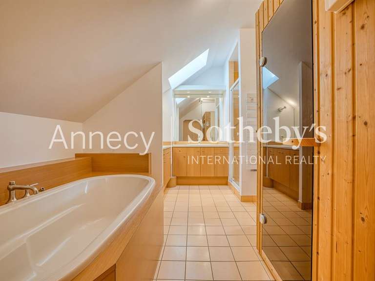 Maison Annecy-le-Vieux - 5 chambres - 189m²