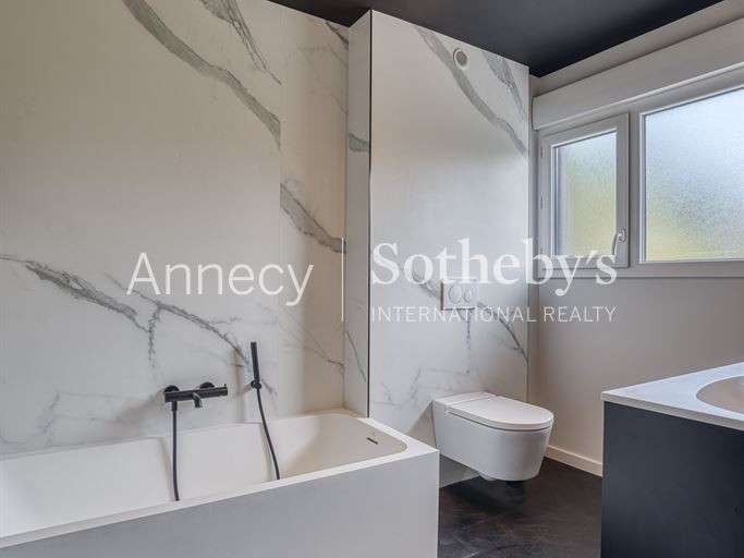 Maison Annecy-le-Vieux - 3 chambres - 105m²