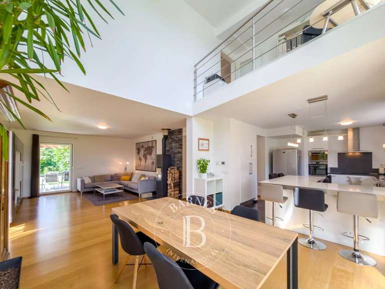 Maison Annecy-le-Vieux - 5 chambres - 166m²
