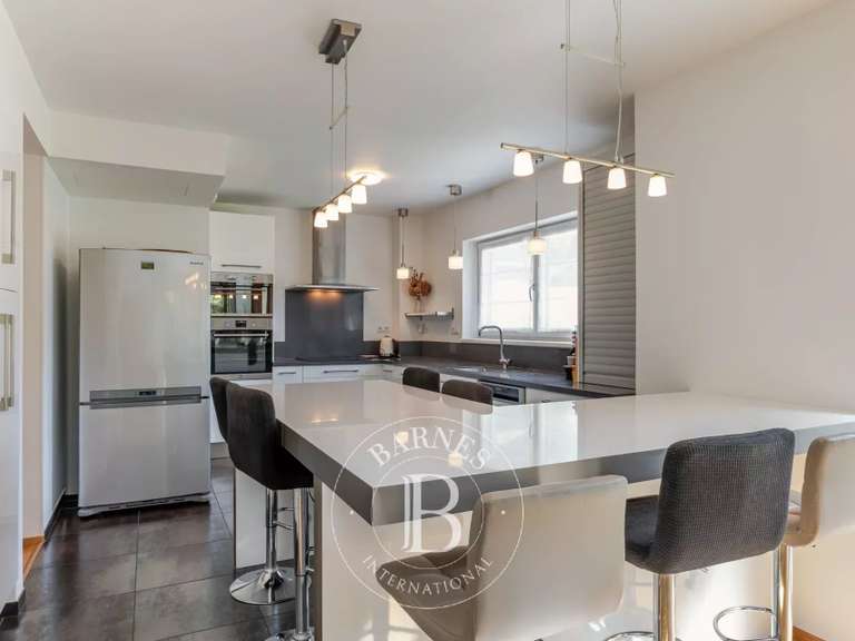 Maison Annecy-le-Vieux - 5 chambres - 166m²