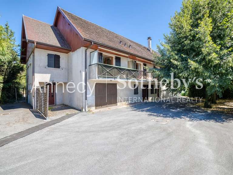 Maison Annecy-le-Vieux - 5 chambres - 480m²