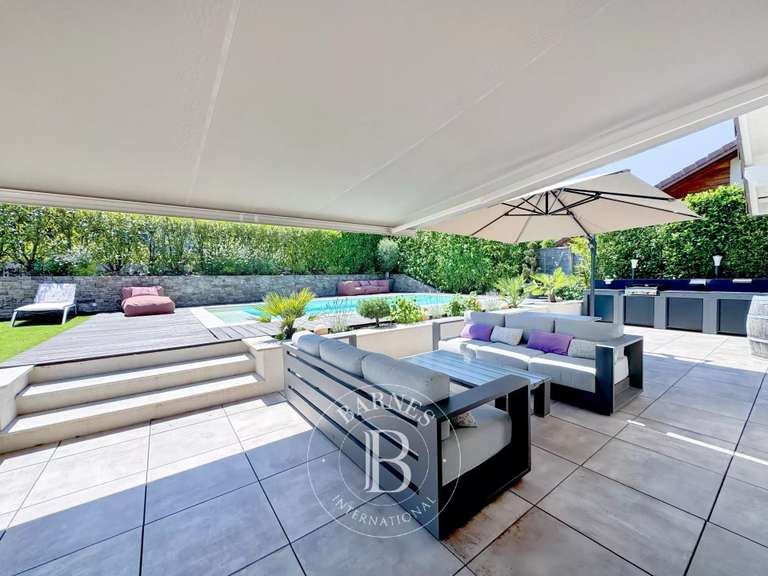 Maison Annecy-le-Vieux - 4 chambres - 213m²
