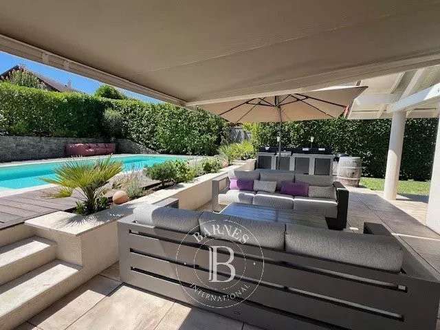 Maison Annecy-le-Vieux - 4 chambres - 213m²