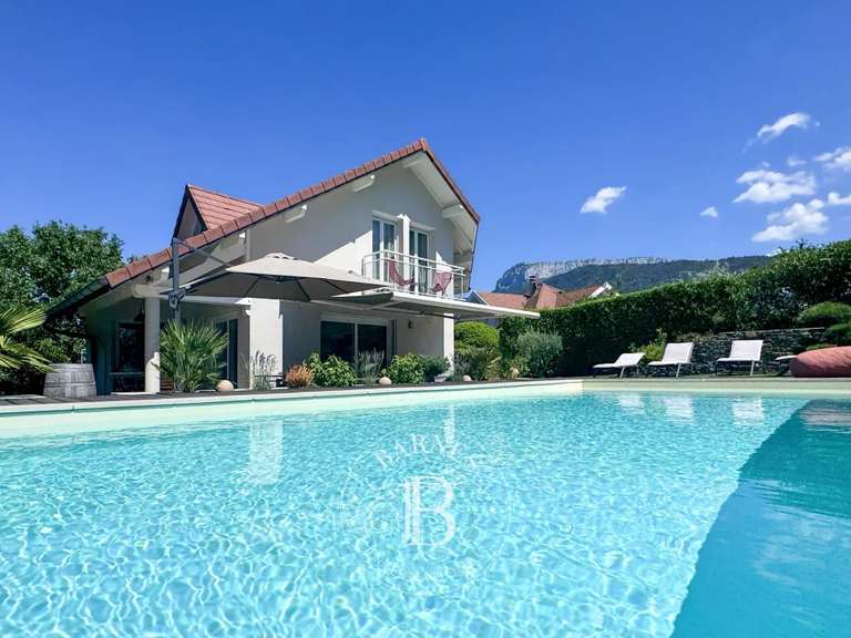 Maison Annecy-le-Vieux - 4 chambres - 213m²