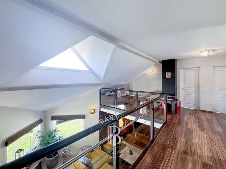 Maison Annecy-le-Vieux - 4 chambres - 213m²