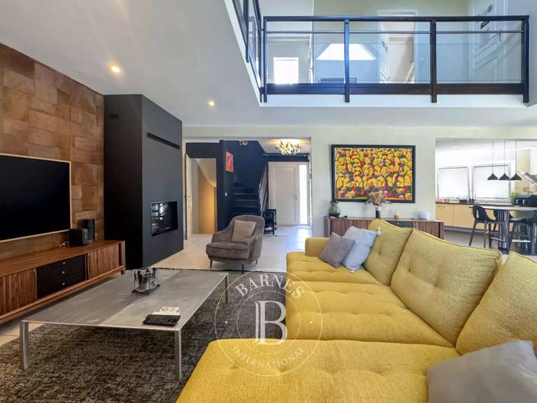 Maison Annecy-le-Vieux - 4 chambres - 213m²