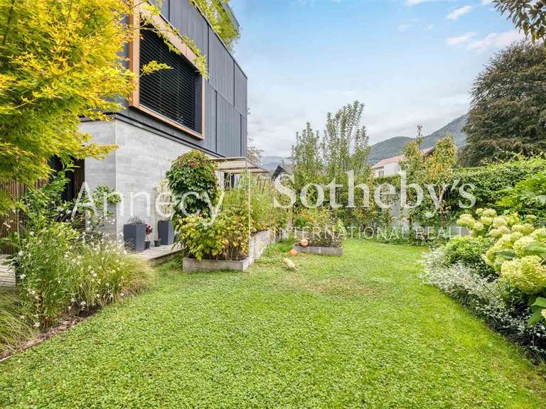 Maison Annecy-le-Vieux - 3 chambres - 174m²