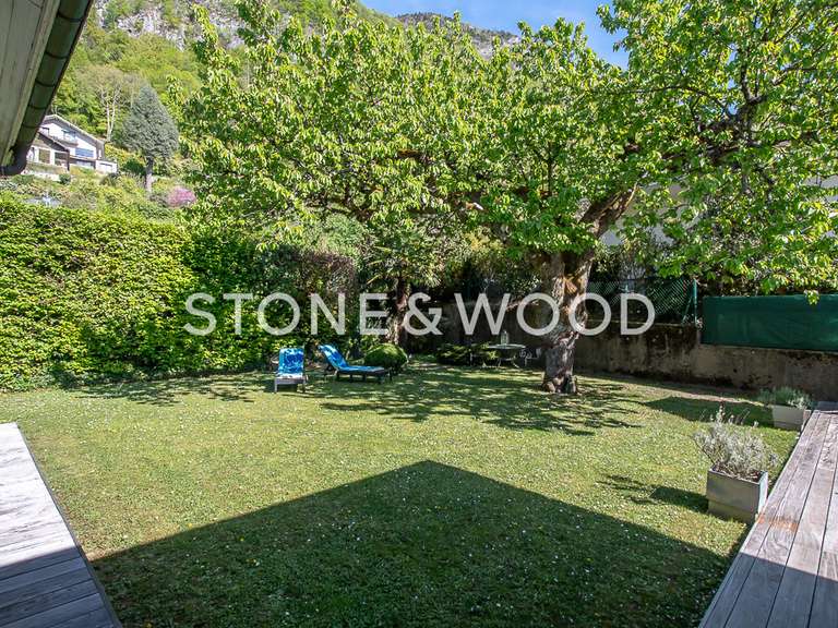 Villa Annecy-le-Vieux - 5 chambres - 234m²
