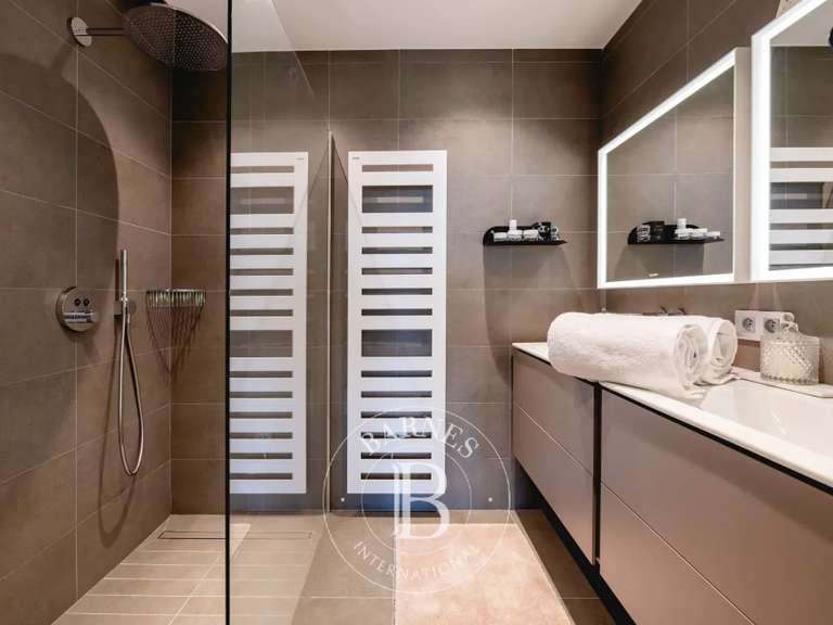 Villa Annecy-le-Vieux - 6 chambres - 254m²