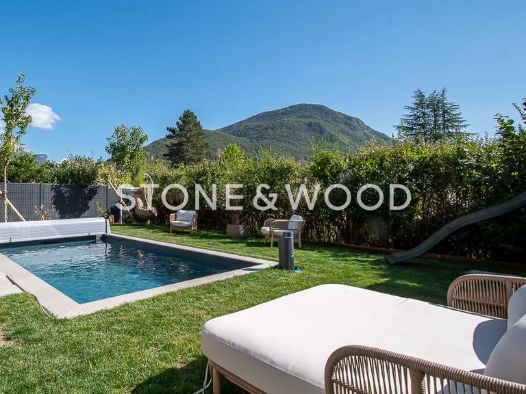 Villa Annecy-le-Vieux - 5 chambres - 245m²
