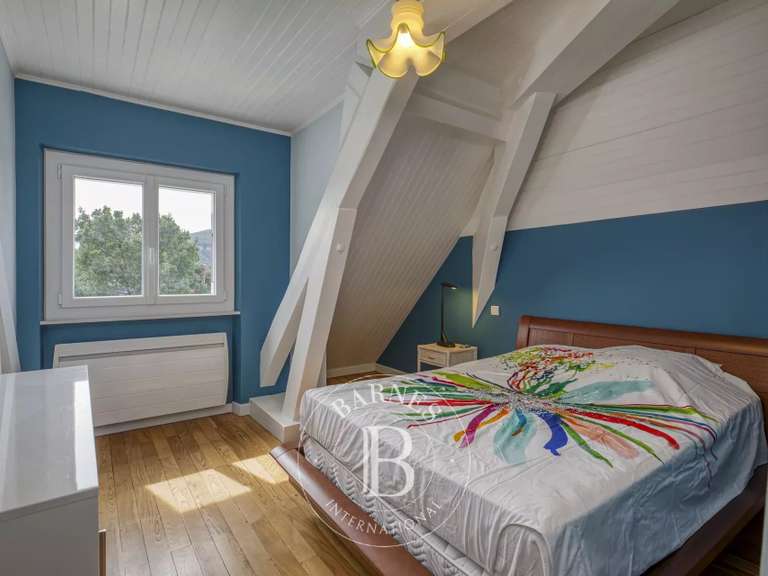 Maison Annemasse - 5 chambres - 359m²