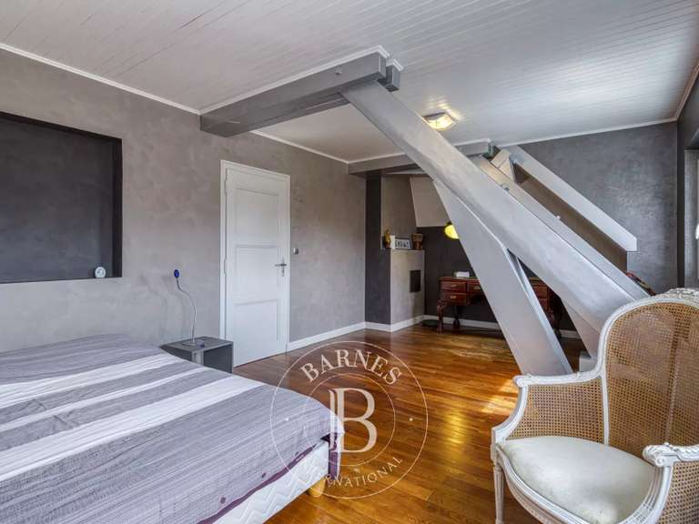 Maison Annemasse - 5 chambres - 359m²