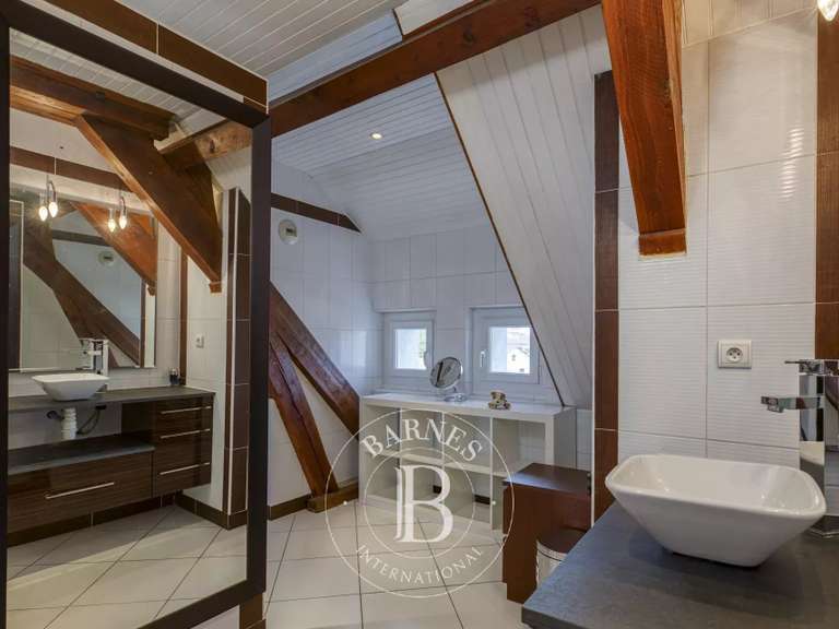 Maison Annemasse - 5 chambres - 359m²