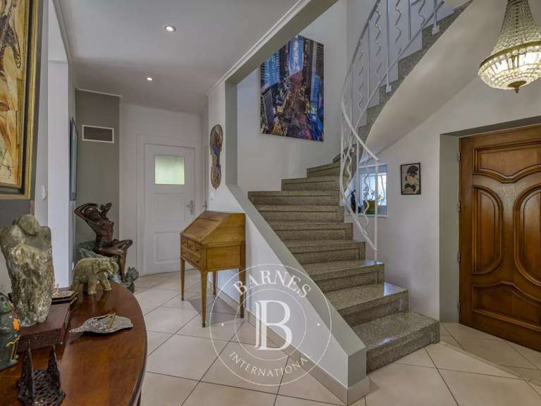 Maison Annemasse - 5 chambres - 359m²