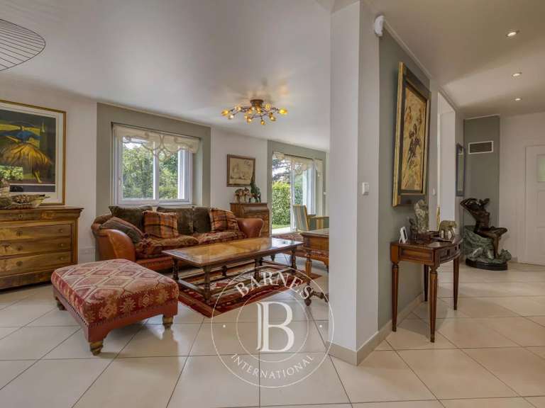 Maison Annemasse - 5 chambres - 359m²