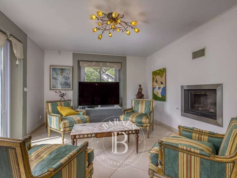 Maison Annemasse - 5 chambres - 359m²