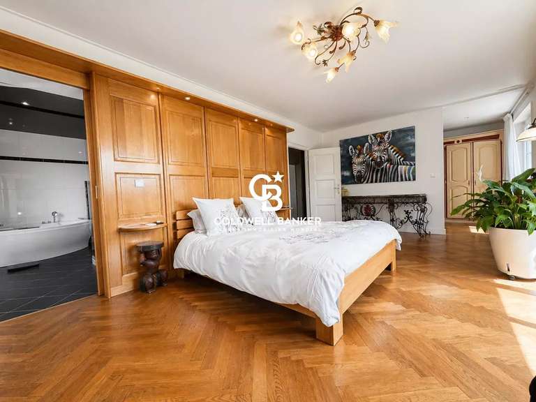 Maison Annemasse - 4 chambres - 360m²