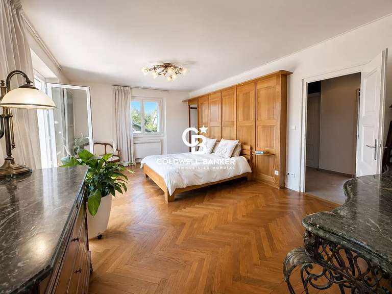 Maison Annemasse - 4 chambres - 360m²