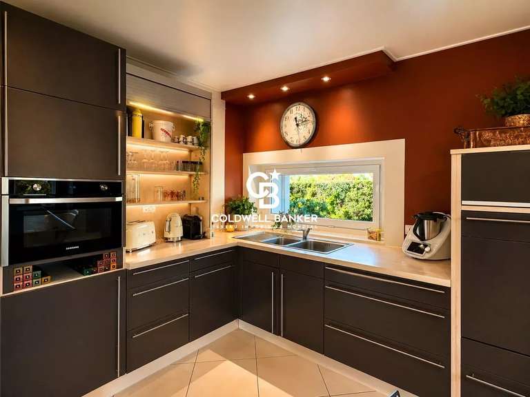 Maison Annemasse - 4 chambres - 360m²