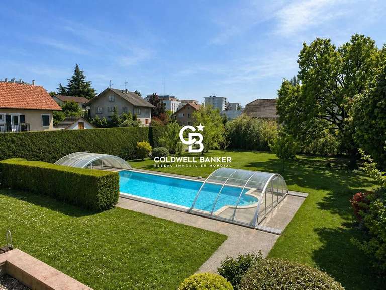 Maison Annemasse - 4 chambres - 360m²