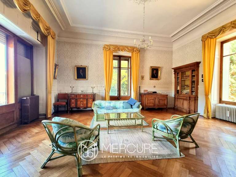 Propriété Annonay - 10 chambres - 560m²