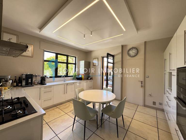 Villa Annonay - 8 chambres - 342m²