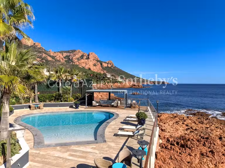 House antheor - 3 bedrooms - 224m²
