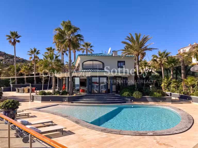 House antheor - 3 bedrooms - 224m²