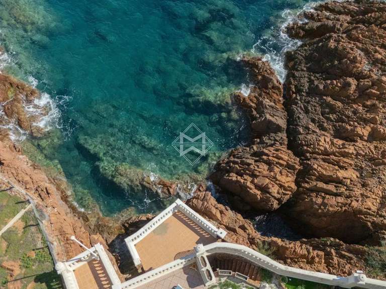 Villa antheor - 5 bedrooms - 343m²