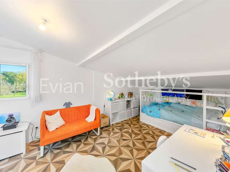 Maison Anthy-sur-Léman - 9 chambres - 269m²