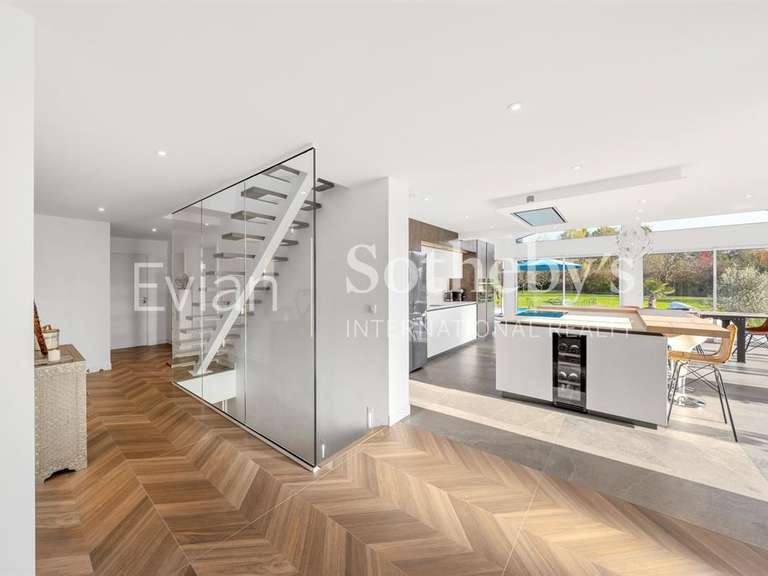 Maison Anthy-sur-Léman - 9 chambres - 269m²