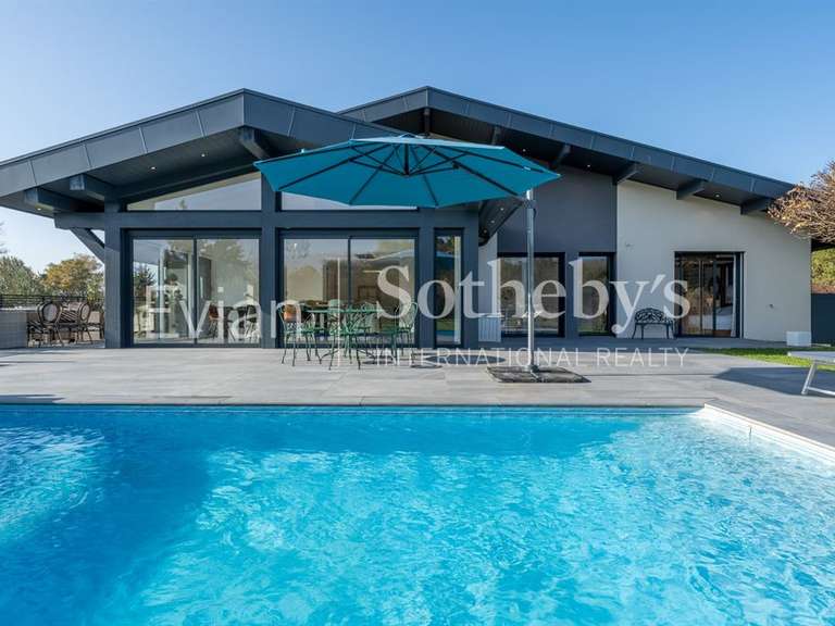 Maison Anthy-sur-Léman - 9 chambres - 269m²