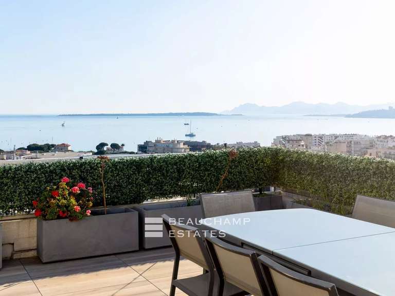 Apartment with Sea view Antibes - 3 bedrooms - 143m²