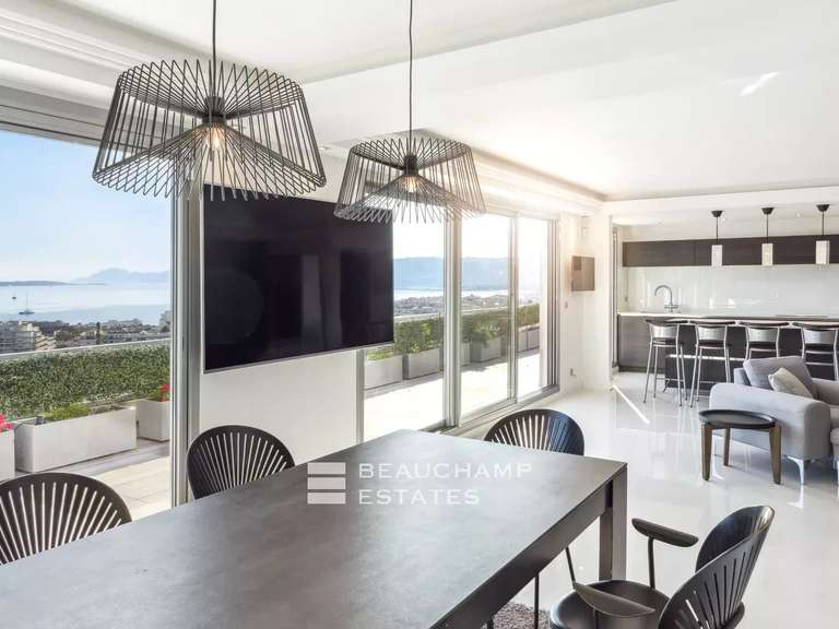 Apartment with Sea view Antibes - 3 bedrooms - 143m²