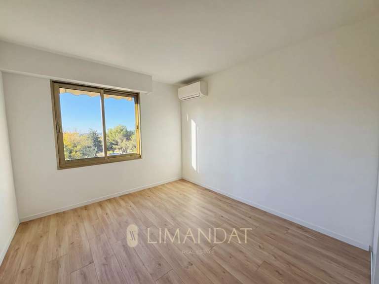 Appartement Antibes - 2 chambres - 74m²