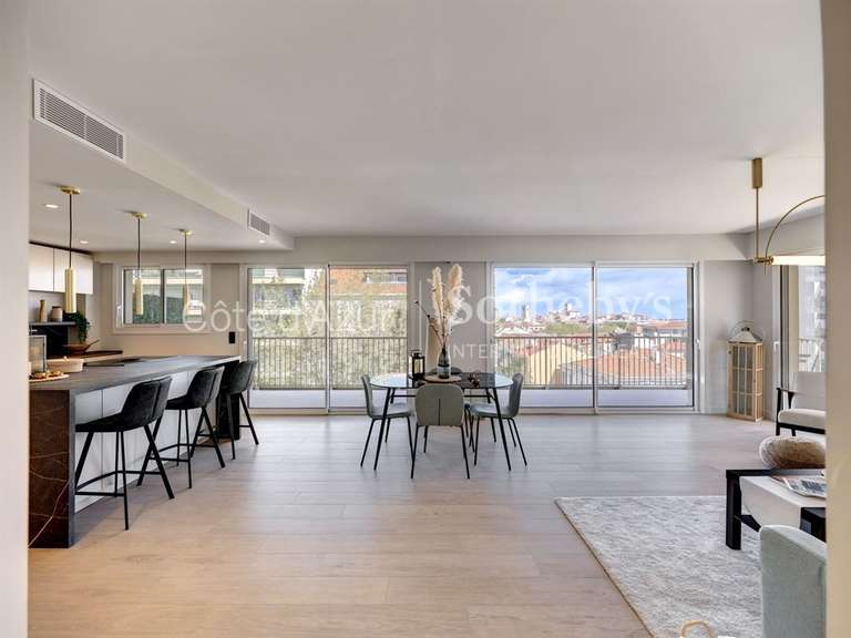 Appartement Antibes - 2 chambres - 9393m²