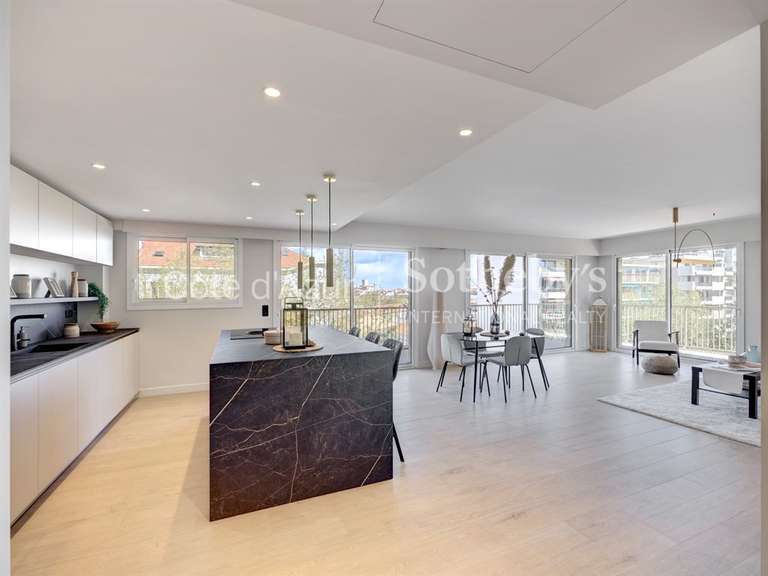 Appartement Antibes - 2 chambres - 9393m²