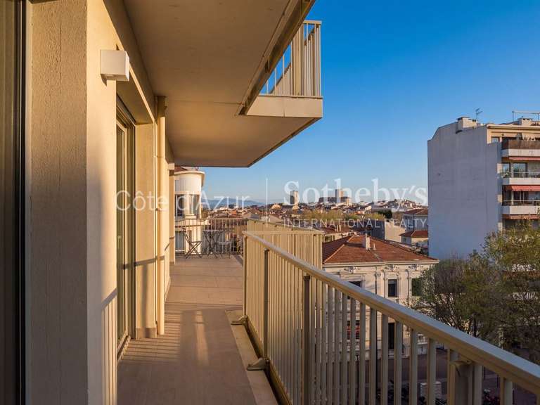 Appartement Antibes - 2 chambres - 9393m²