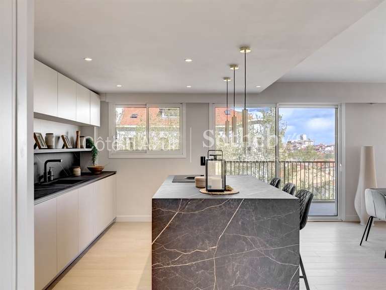 Appartement Antibes - 2 chambres - 9393m²