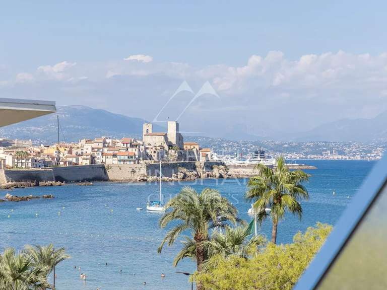 Appartement Antibes - 2 chambres - 59m²