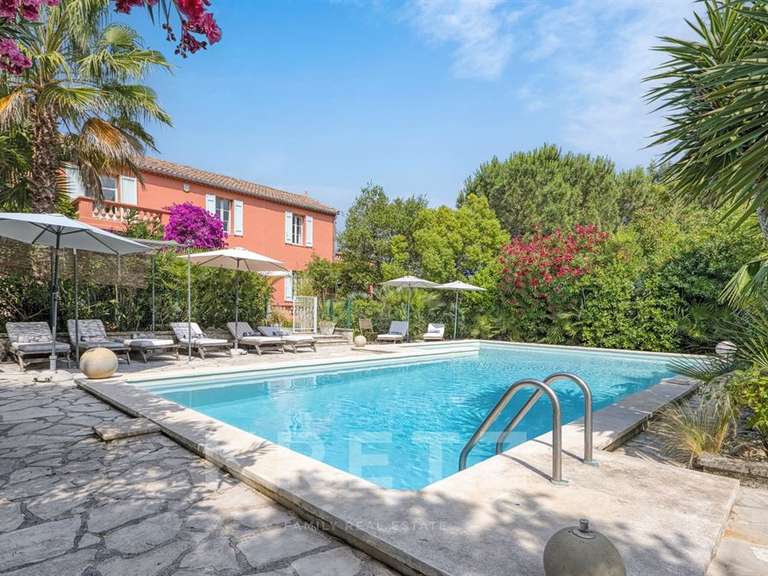 Maison Antibes - 9 chambres - 300m²
